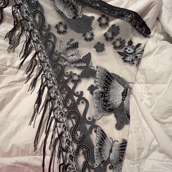 New butterfly scarf - Picture 2 of 3